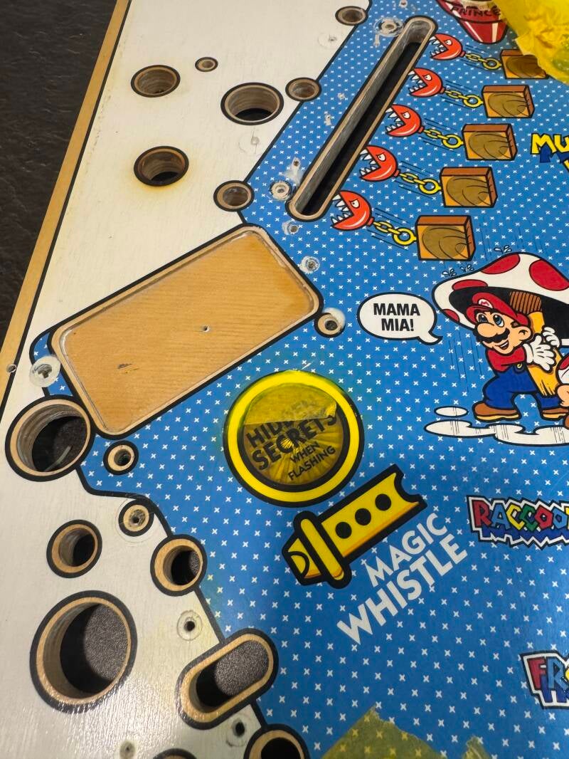 Gottlieb Super Mario Bros Playfield speelveld schade herstel restoration flipperspeelveld restauratie art airbrush airbrushing flipperkast reparatie