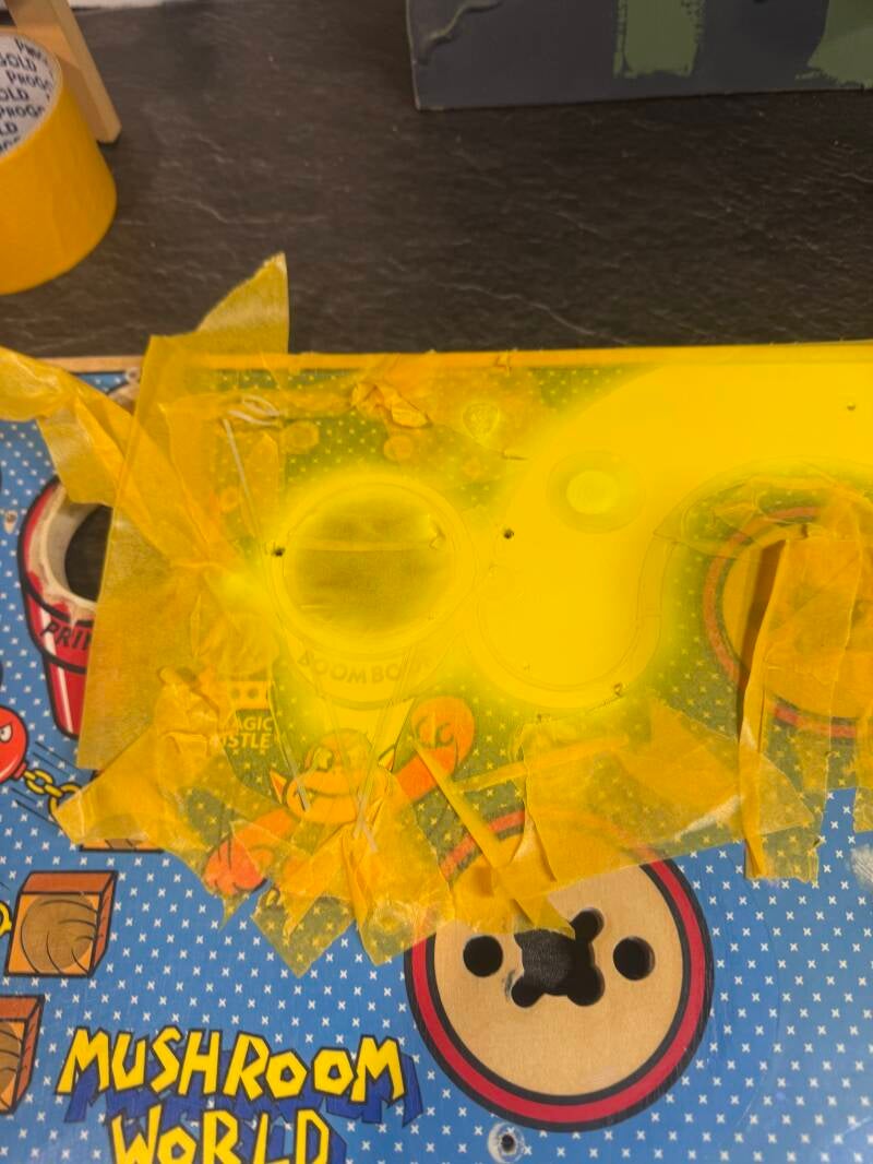 Gottlieb Super Mario Bros Playfield speelveld schade herstel restoration flipperspeelveld restauratie art airbrush airbrushing flipperkast reparatie