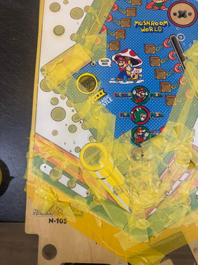 Gottlieb Super Mario Bros Playfield speelveld schade herstel restoration flipperspeelveld restauratie art airbrush airbrushing flipperkast reparatie