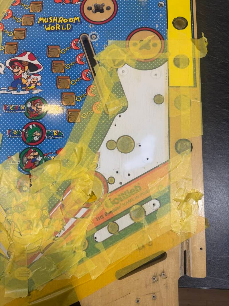 Gottlieb Super Mario Bros Playfield speelveld schade herstel restoration flipperspeelveld restauratie art airbrush airbrushing flipperkast reparatie