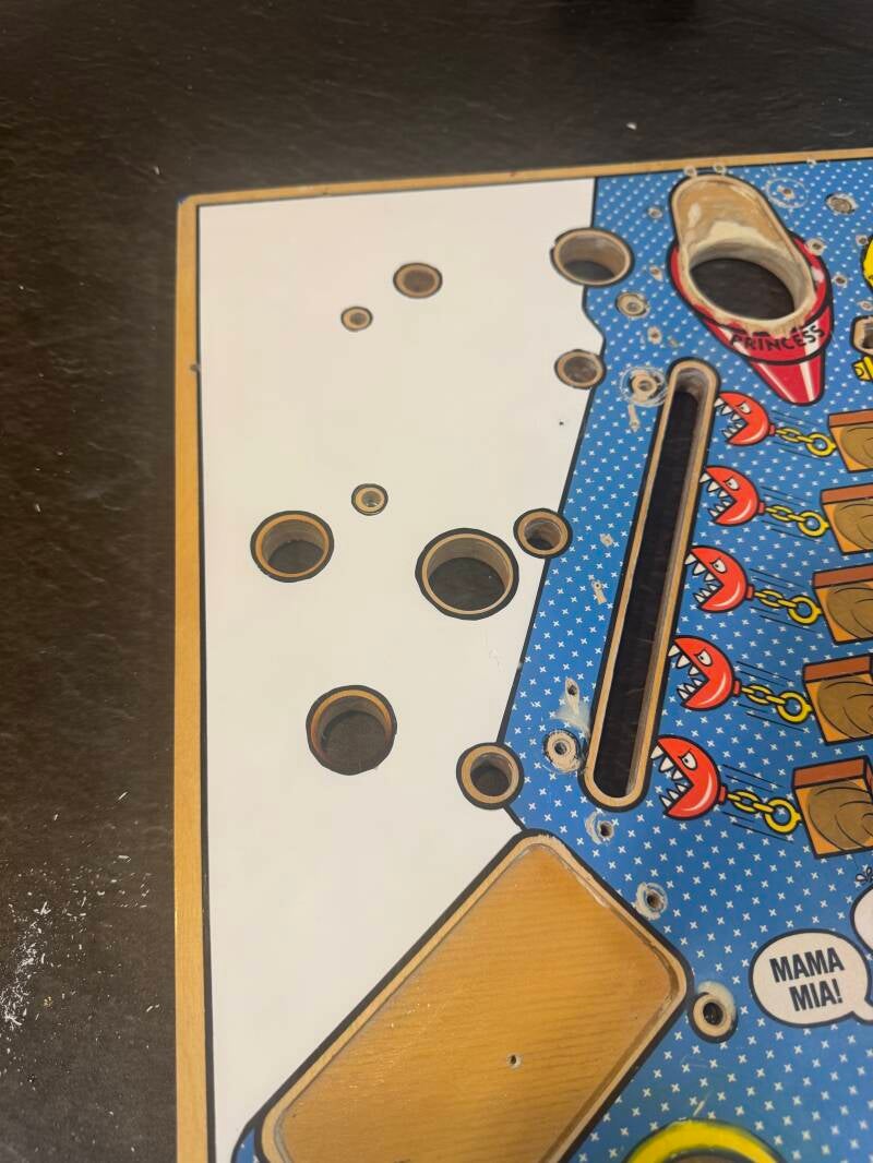 Gottlieb Super Mario Bros Playfield speelveld schade herstel restoration flipperspeelveld restauratie art airbrush airbrushing flipperkast reparatie