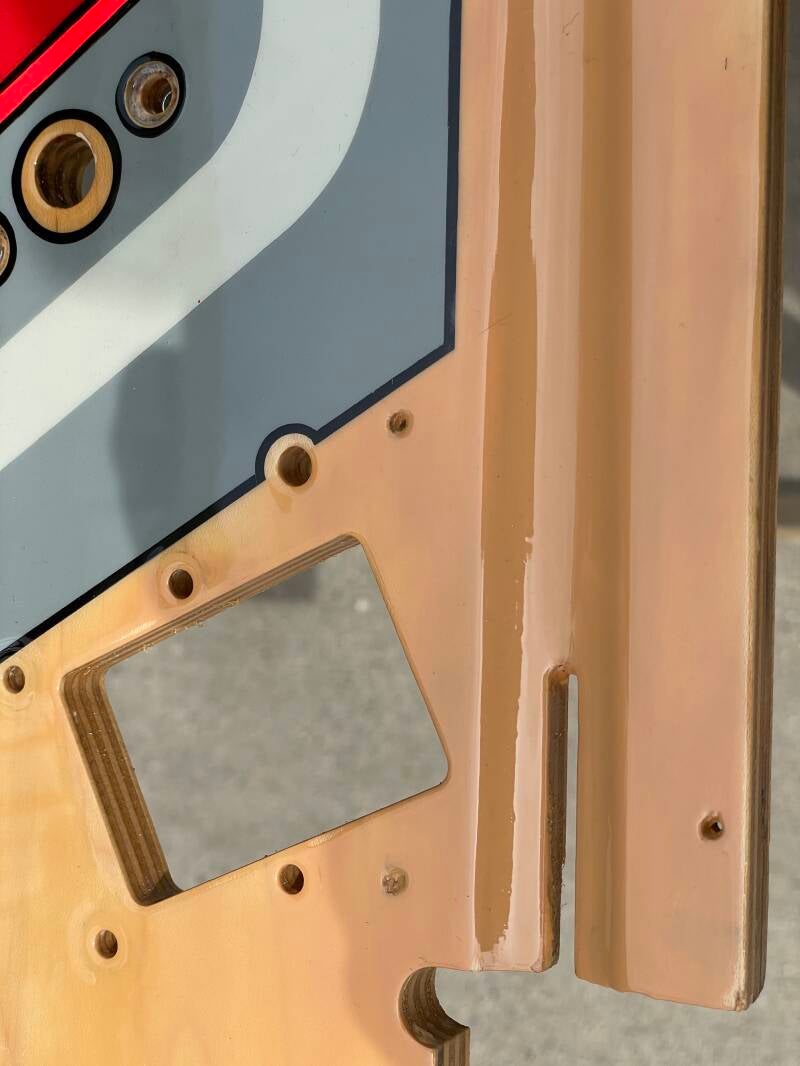 Bally Attack From Mars playfield speelveld schade herstel restoration flipperspeelveld restauratie art airbrush airbrushing flipperkast reparatie