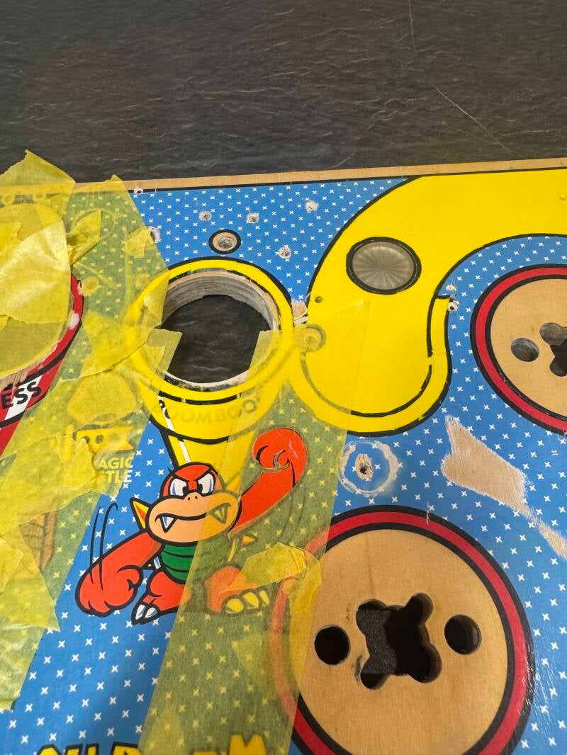 Gottlieb Super Mario Bros Playfield speelveld schade herstel restoration flipperspeelveld restauratie art airbrush airbrushing flipperkast reparatie