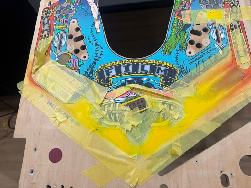 Bally Creature from the Black Lagoon Playfield speelveld schade herstel restoration flipperspeelveld restauratie art airbrush airbrushing flipperkast reparatie
