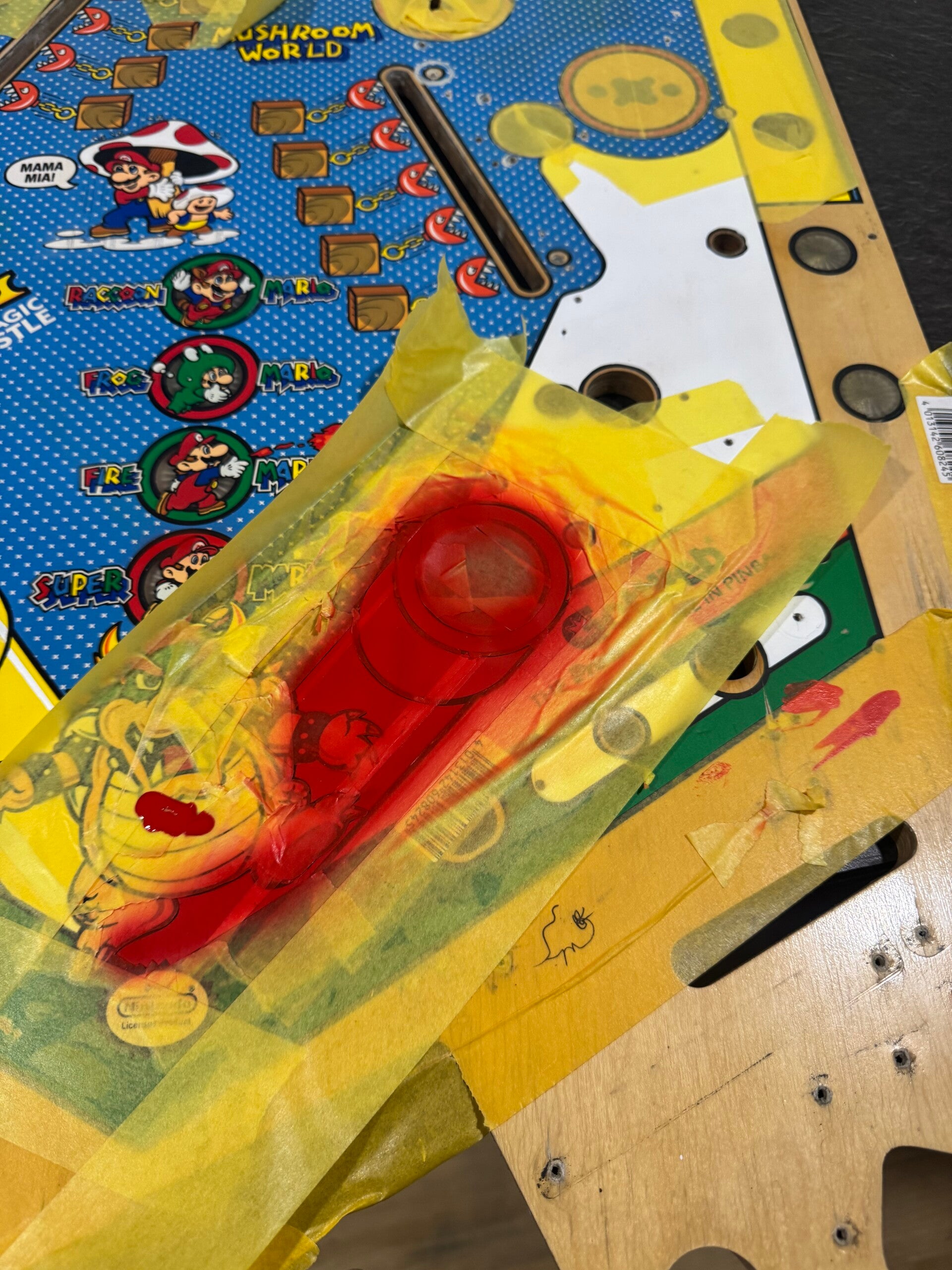 Gottlieb Super Mario Bros Playfield speelveld schade herstel restoration flipperspeelveld restauratie art airbrush airbrushing flipperkast reparatie