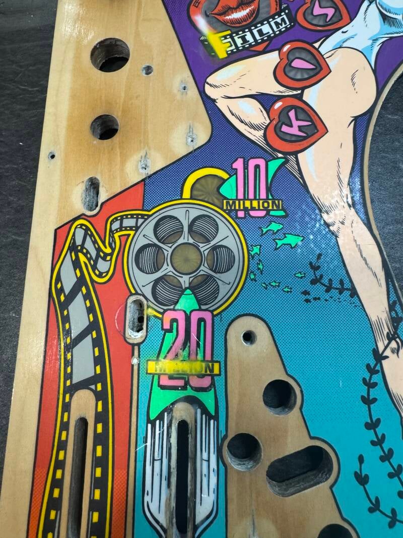 Bally Creature from the Black Lagoon Playfield speelveld schade herstel restoration flipperspeelveld restauratie art airbrush airbrushing flipperkast reparatie