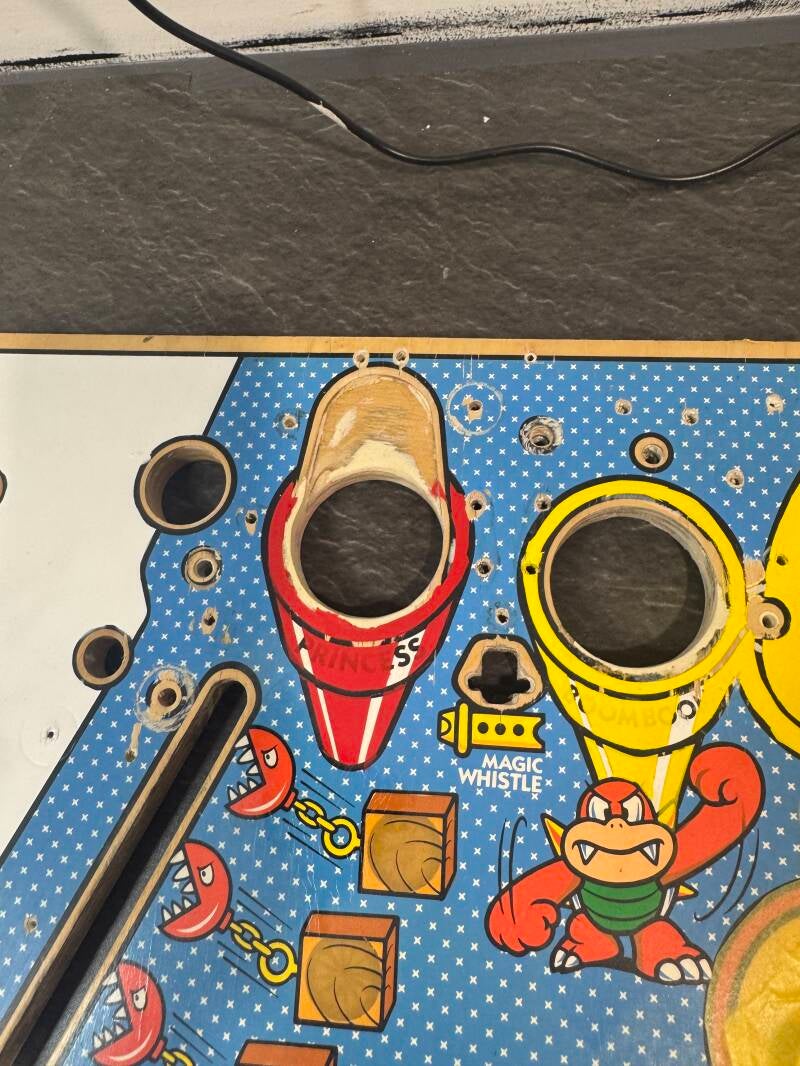 Gottlieb Super Mario Bros Playfield speelveld schade herstel restoration flipperspeelveld restauratie art airbrush airbrushing flipperkast reparatie