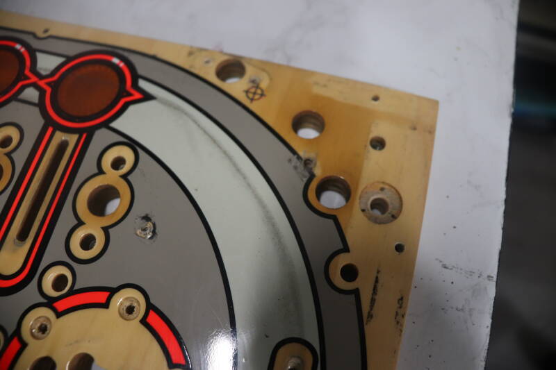 Bally Attack From Mars playfield speelveld schade herstel restoration flipperspeelveld restauratie art airbrush airbrushing flipperkast reparatie