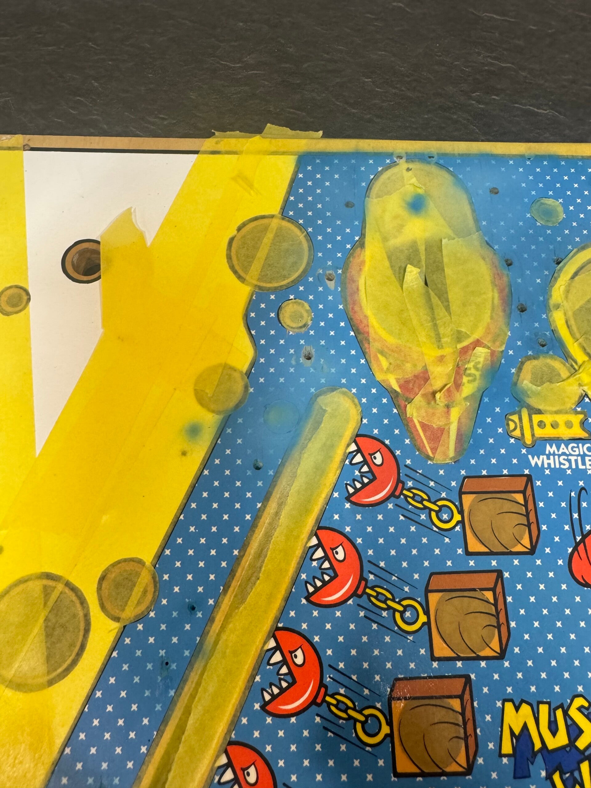 Gottlieb Super Mario Bros Playfield speelveld schade herstel restoration flipperspeelveld restauratie art airbrush airbrushing flipperkast reparatie