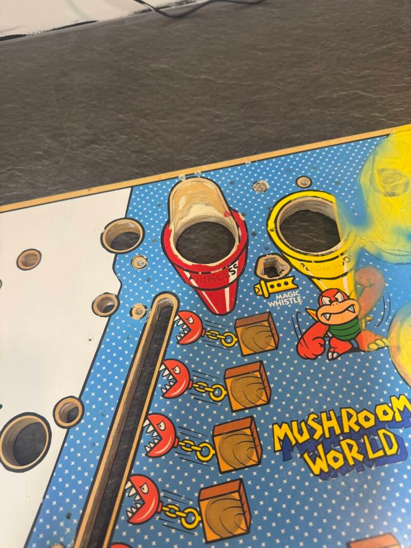 Gottlieb Super Mario Bros Playfield speelveld schade herstel restoration flipperspeelveld restauratie art airbrush airbrushing flipperkast reparatie