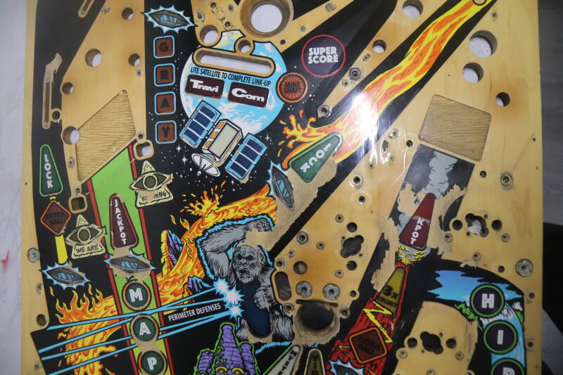 Williams Congo playfield speelveld schade herstel restoration flipperspeelveld restauratie art airbrush airbrushing flipperkast reparatie