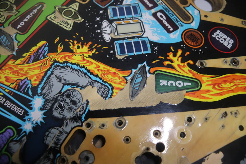 Williams Congo playfield speelveld schade herstel restoration flipperspeelveld restauratie art airbrush airbrushing flipperkast reparatie