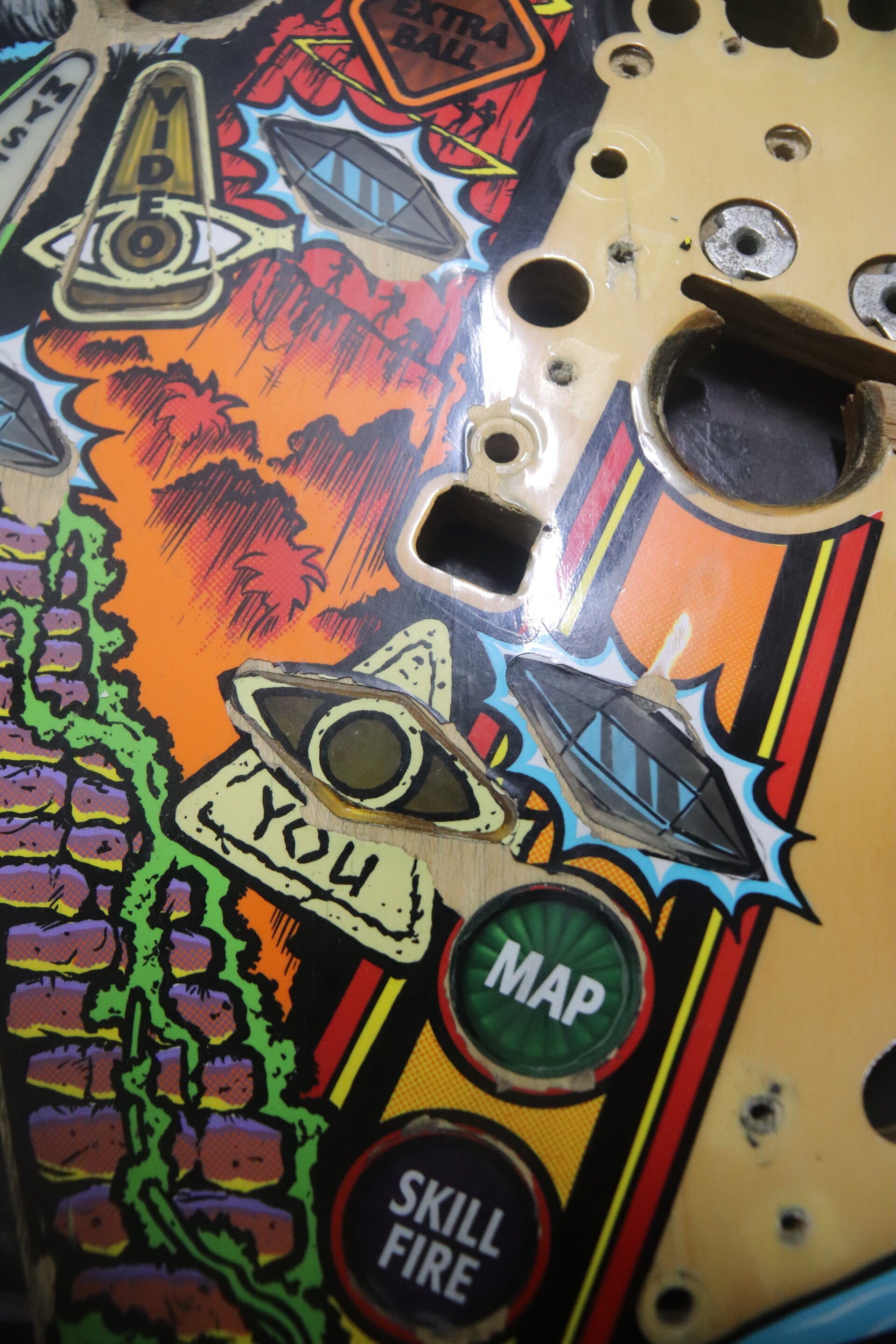 Williams Congo playfield speelveld schade herstel restoration flipperspeelveld restauratie art airbrush airbrushing flipperkast reparatie