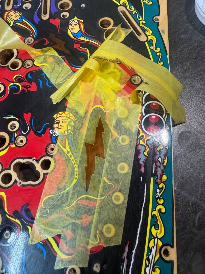 Bally Theatre of Magic playfield speelveld schade herstel restoration flipperspeelveld restauratie art airbrush airbrushing flipperkast reparatie