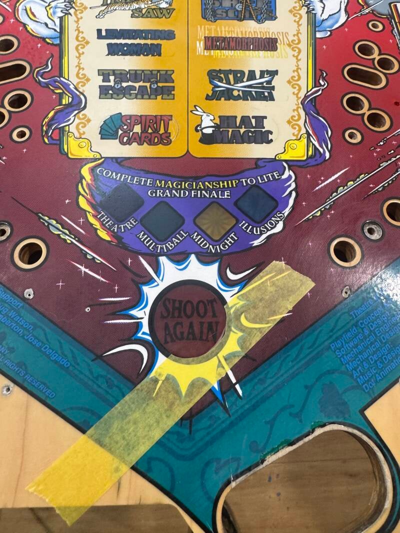 Bally Theatre of Magic playfield speelveld schade herstel restoration flipperspeelveld restauratie art airbrush airbrushing flipperkast reparatie