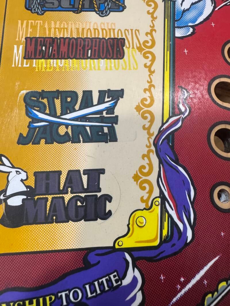 Bally Theatre of Magic playfield speelveld schade herstel restoration flipperspeelveld restauratie art airbrush airbrushing flipperkast reparatie