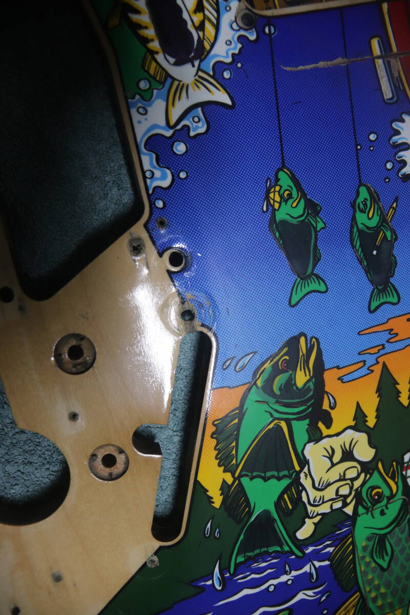 Williams Fish Tales playfield speelveld schade herstel restoration flipperspeelveld restauratie art airbrush airbrushing flipperkast reparatie