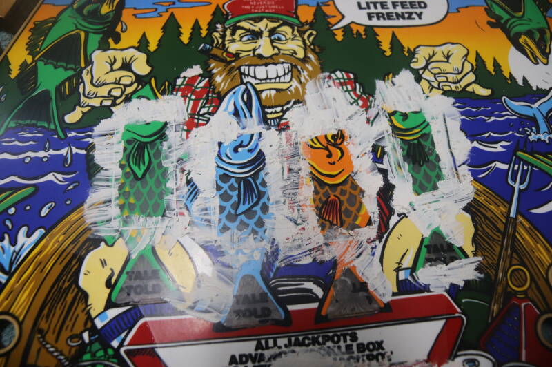 Williams Fish Tales playfield speelveld schade herstel restoration flipperspeelveld restauratie art airbrush airbrushing flipperkast reparatie