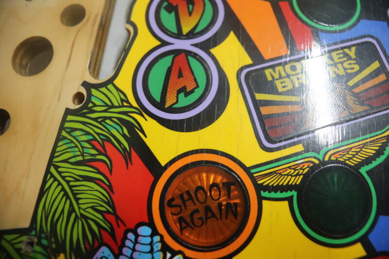 Williams Indiana Jones playfield speelveld schade herstel restoration flipperspeelveld restauratie art airbrush airbrushing flipperkast reparatie