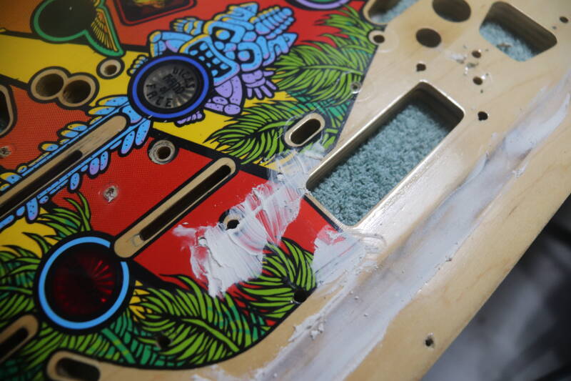 Williams Indiana Jones playfield speelveld schade herstel restoration flipperspeelveld restauratie art airbrush airbrushing flipperkast reparatie
