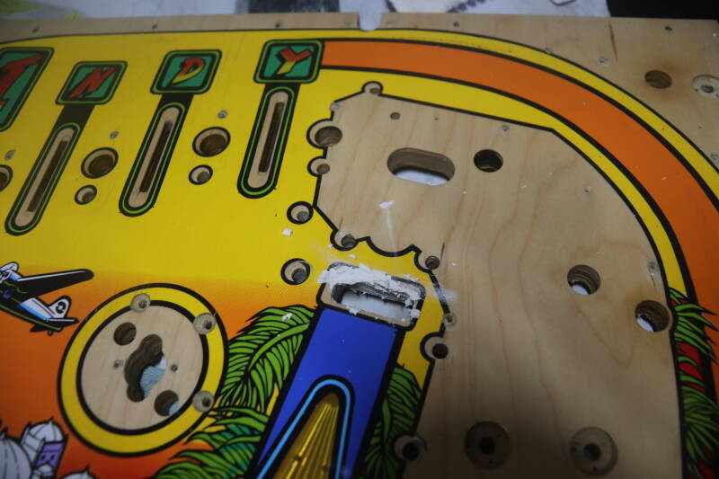 Williams Indiana Jones playfield speelveld schade herstel restoration flipperspeelveld restauratie art airbrush airbrushing flipperkast reparatie