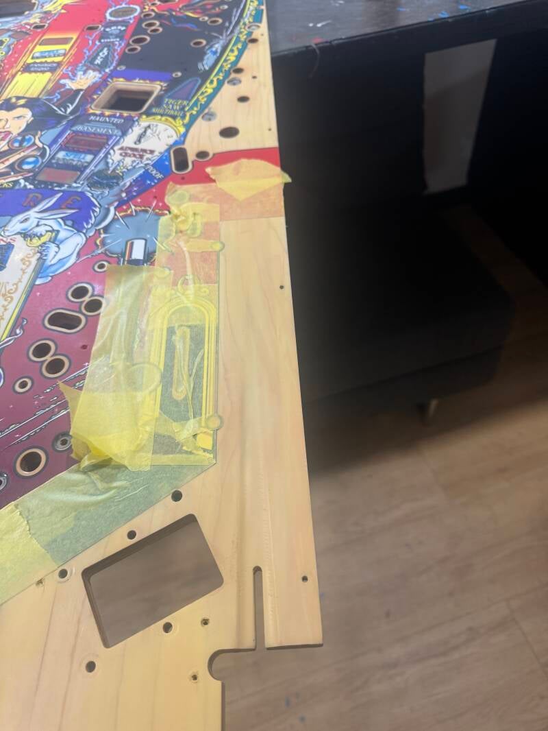 Bally Theatre of Magic playfield speelveld schade herstel restoration flipperspeelveld restauratie art airbrush airbrushing flipperkast reparatie
