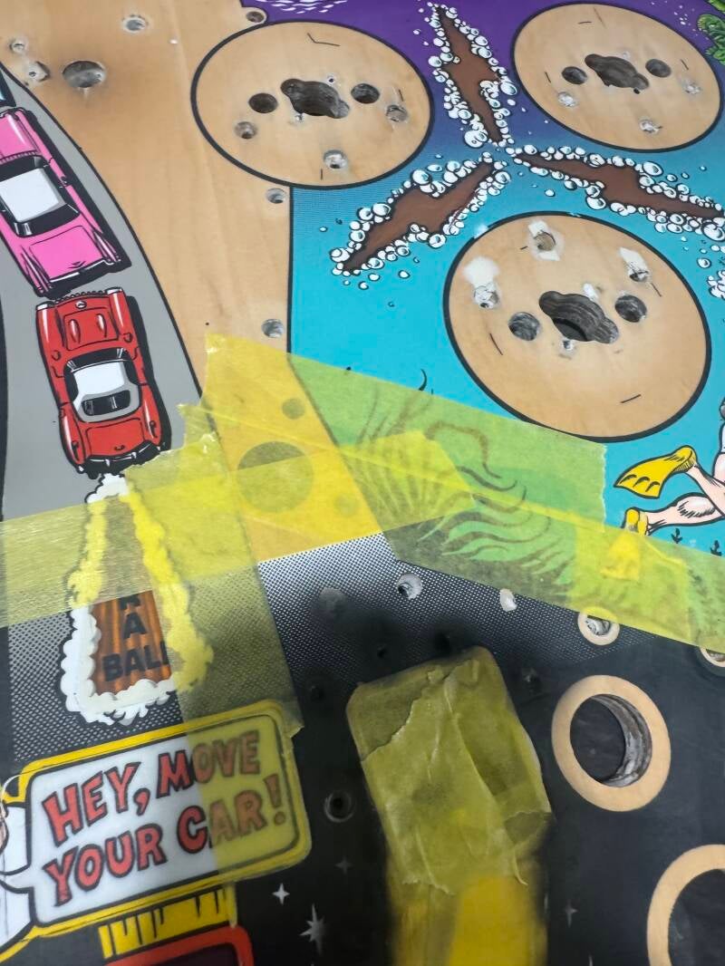 Bally Creature from the Black Lagoon Playfield speelveld schade herstel restoration flipperspeelveld restauratie art airbrush airbrushing flipperkast reparatie