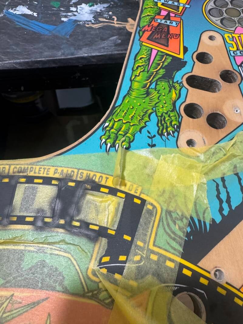 Bally Creature from the Black Lagoon Playfield speelveld schade herstel restoration flipperspeelveld restauratie art airbrush airbrushing flipperkast reparatie