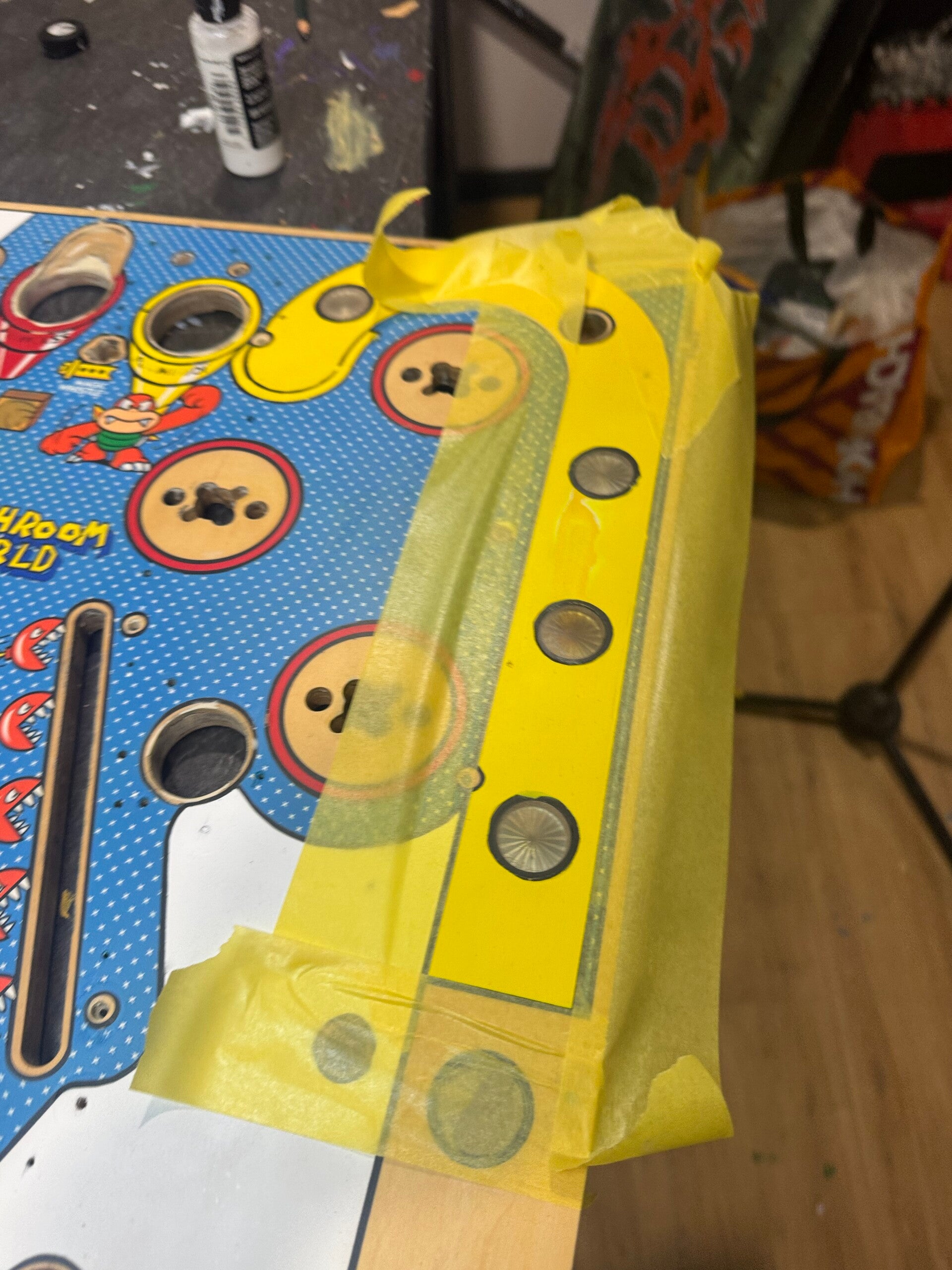 Gottlieb Super Mario Bros Playfield speelveld schade herstel restoration flipperspeelveld restauratie art airbrush airbrushing flipperkast reparatie