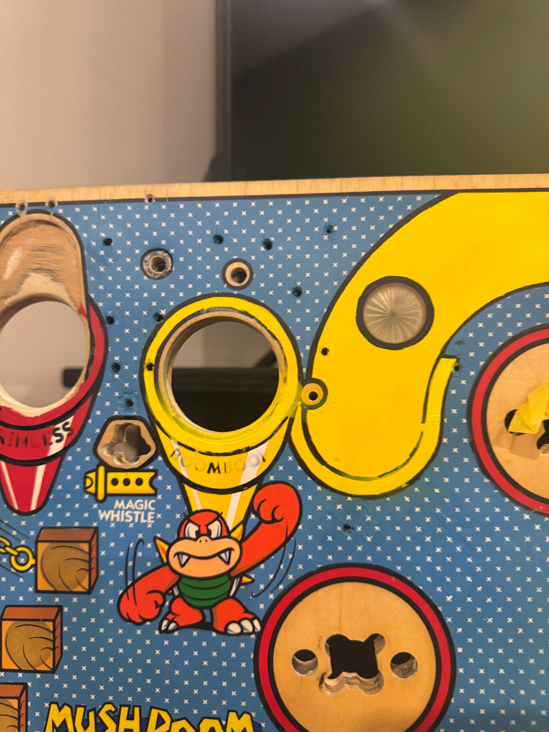 Gottlieb Super Mario Bros Playfield speelveld schade herstel restoration flipperspeelveld restauratie art airbrush airbrushing flipperkast reparatie