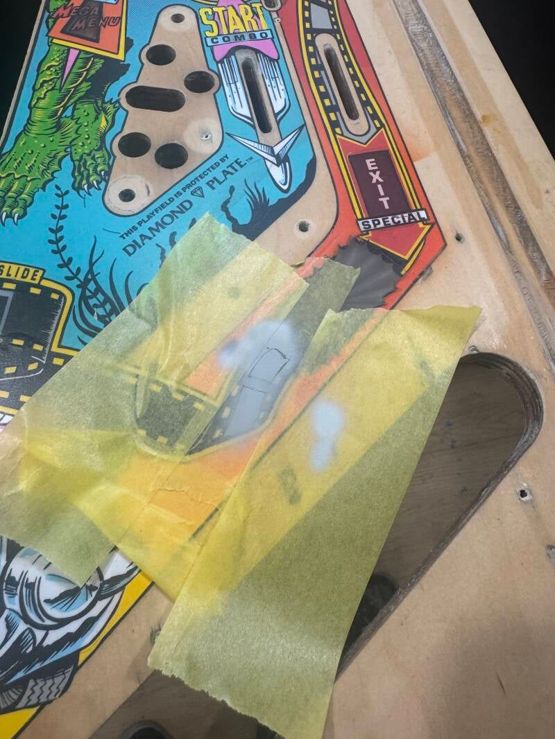 Bally Creature from the Black Lagoon Playfield speelveld schade herstel restoration flipperspeelveld restauratie art airbrush airbrushing flipperkast reparatie