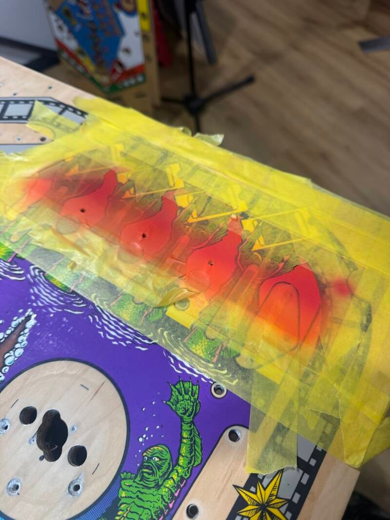 Bally Creature from the Black Lagoon Playfield speelveld schade herstel restoration flipperspeelveld restauratie art airbrush airbrushing flipperkast reparatie