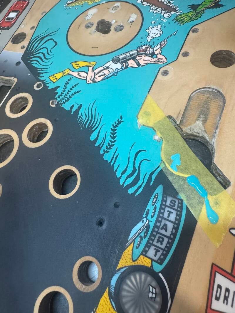 Bally Creature from the Black Lagoon Playfield speelveld schade herstel restoration flipperspeelveld restauratie art airbrush airbrushing flipperkast reparatie