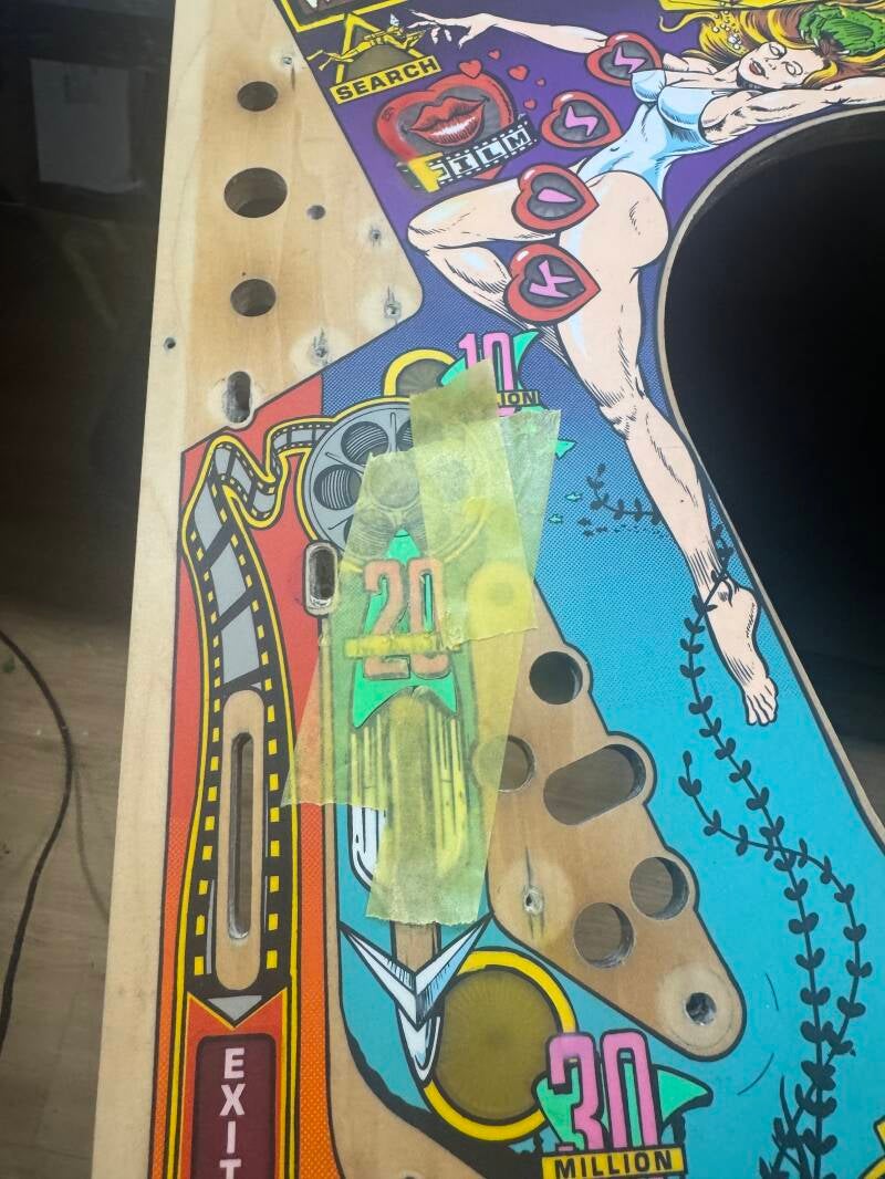 Bally Creature from the Black Lagoon Playfield speelveld schade herstel restoration flipperspeelveld restauratie art airbrush airbrushing flipperkast reparatie