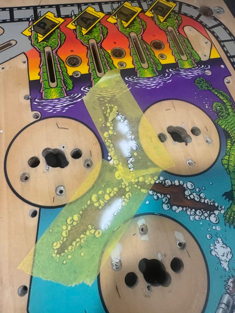Bally Creature from the Black Lagoon Playfield speelveld schade herstel restoration flipperspeelveld restauratie art airbrush airbrushing flipperkast reparatie