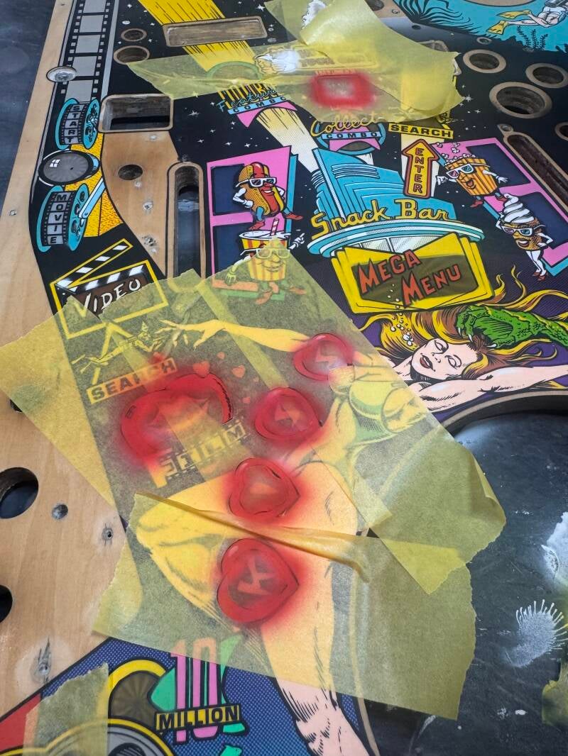 Bally Creature from the Black Lagoon Playfield speelveld schade herstel restoration flipperspeelveld restauratie art airbrush airbrushing flipperkast reparatie