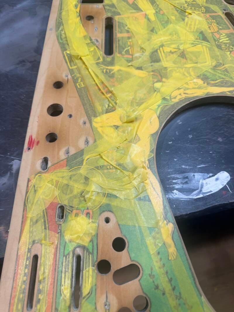 Bally Creature from the Black Lagoon Playfield speelveld schade herstel restoration flipperspeelveld restauratie art airbrush airbrushing flipperkast reparatie