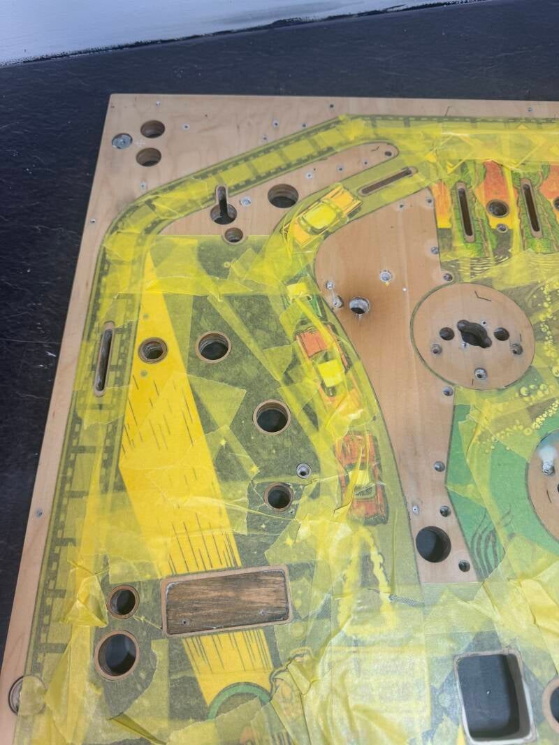 Bally Creature from the Black Lagoon Playfield speelveld schade herstel restoration flipperspeelveld restauratie art airbrush airbrushing flipperkast reparatie