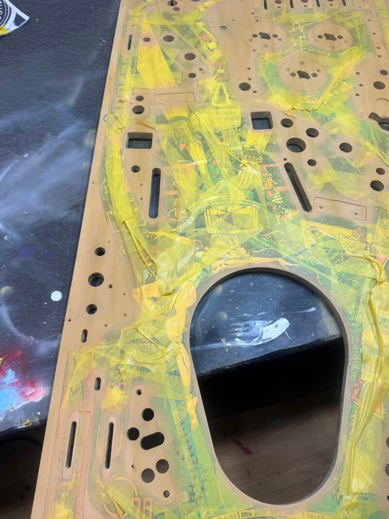 Bally Creature from the Black Lagoon Playfield speelveld schade herstel restoration flipperspeelveld restauratie art airbrush airbrushing flipperkast reparatie