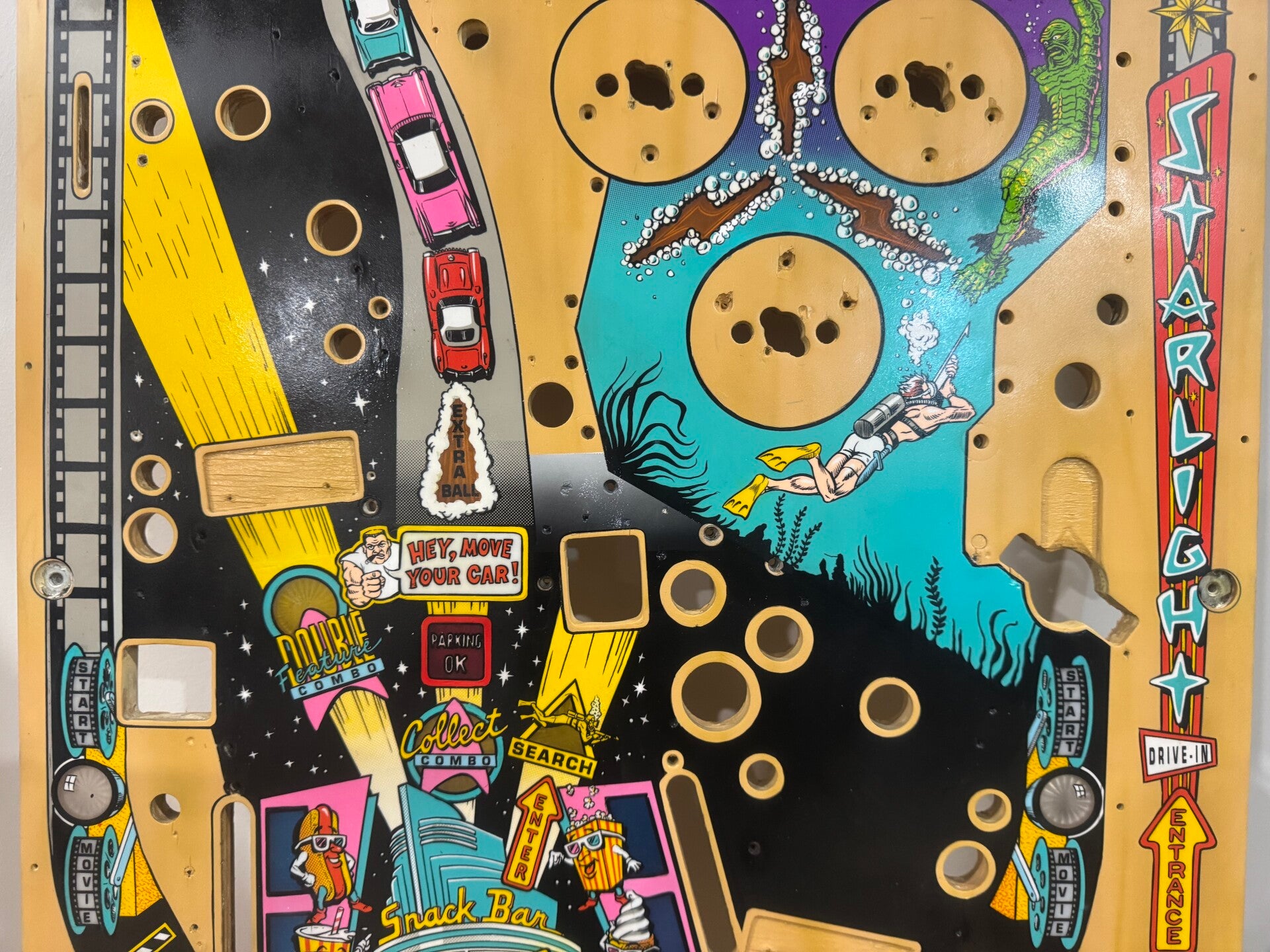 Bally Creature from the Black Lagoon Playfield speelveld schade herstel restoration flipperspeelveld restauratie art airbrush airbrushing flipperkast reparatie