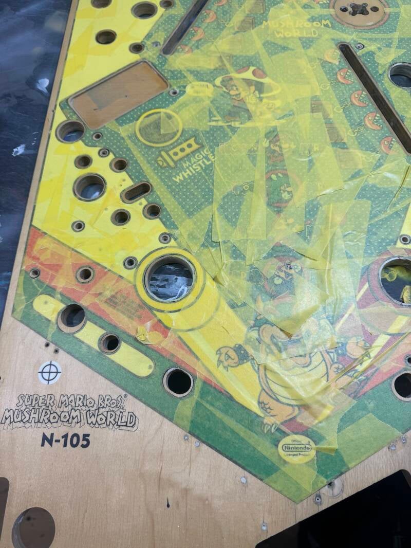 Gottlieb Super Mario Bros Playfield speelveld schade herstel restoration flipperspeelveld restauratie art airbrush airbrushing flipperkast reparatie