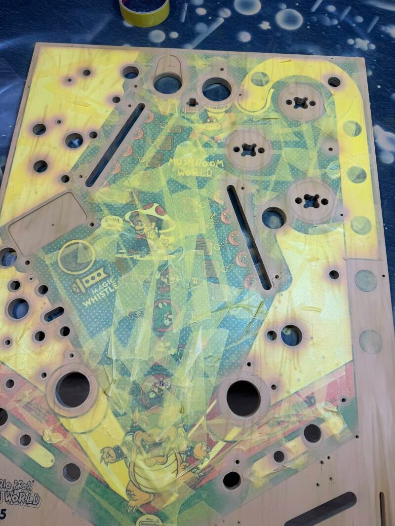 Gottlieb Super Mario Bros Playfield speelveld schade herstel restoration flipperspeelveld restauratie art airbrush airbrushing flipperkast reparatie