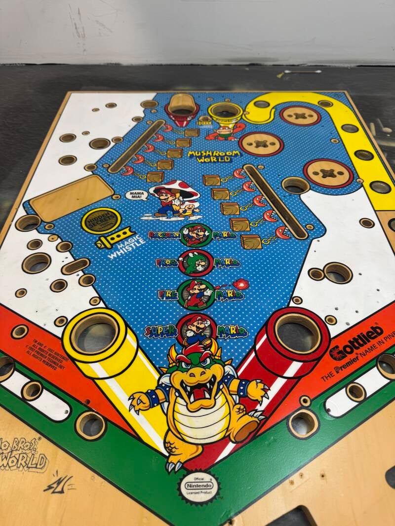 Gottlieb Super Mario Bros Playfield speelveld schade herstel restoration flipperspeelveld restauratie art airbrush airbrushing flipperkast reparatie