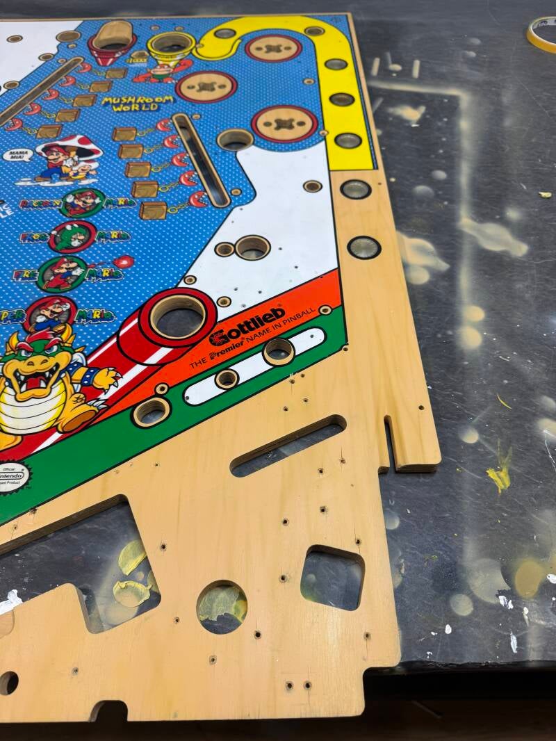 Gottlieb Super Mario Bros Playfield speelveld schade herstel restoration flipperspeelveld restauratie art airbrush airbrushing flipperkast reparatie
