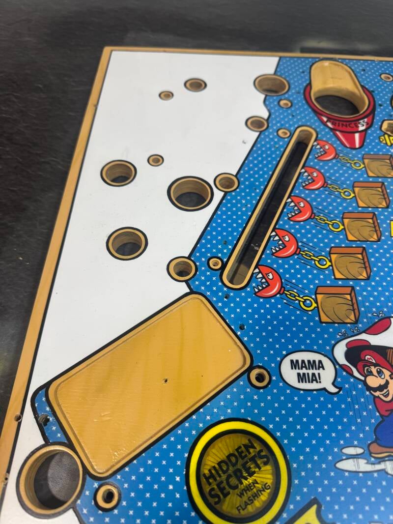 Gottlieb Super Mario Bros Playfield speelveld schade herstel restoration flipperspeelveld restauratie art airbrush airbrushing flipperkast reparatie