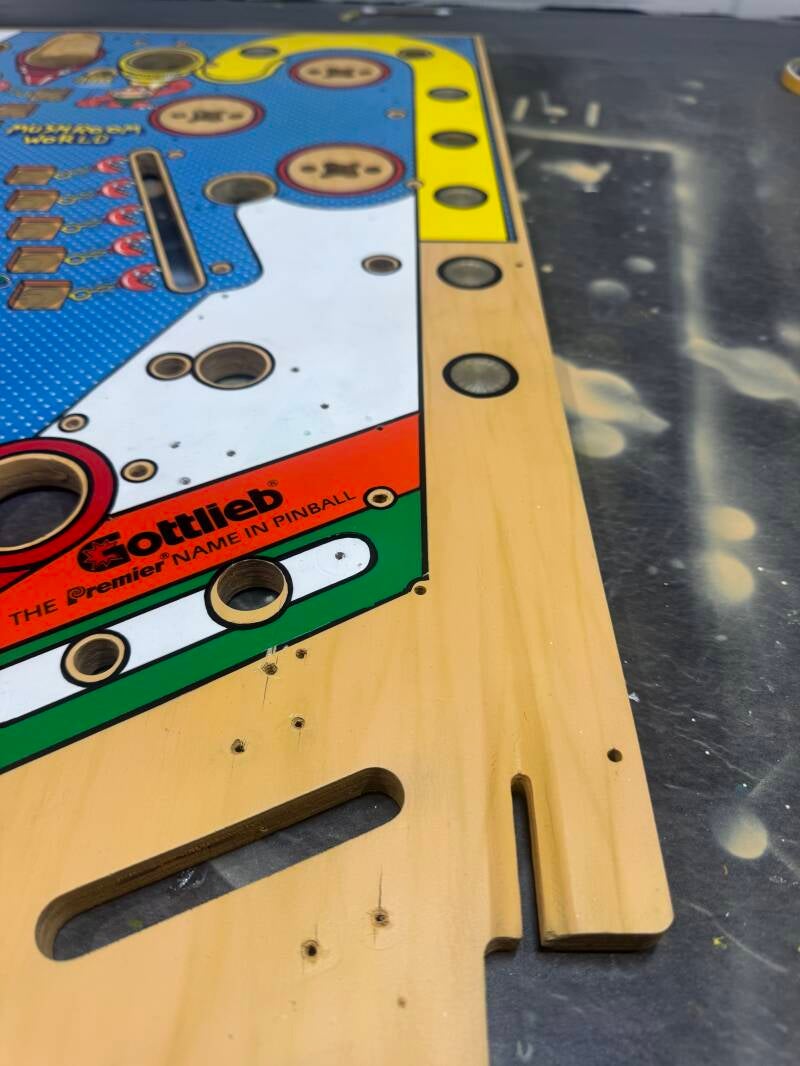 Gottlieb Super Mario Bros Playfield speelveld schade herstel restoration flipperspeelveld restauratie art airbrush airbrushing flipperkast reparatie