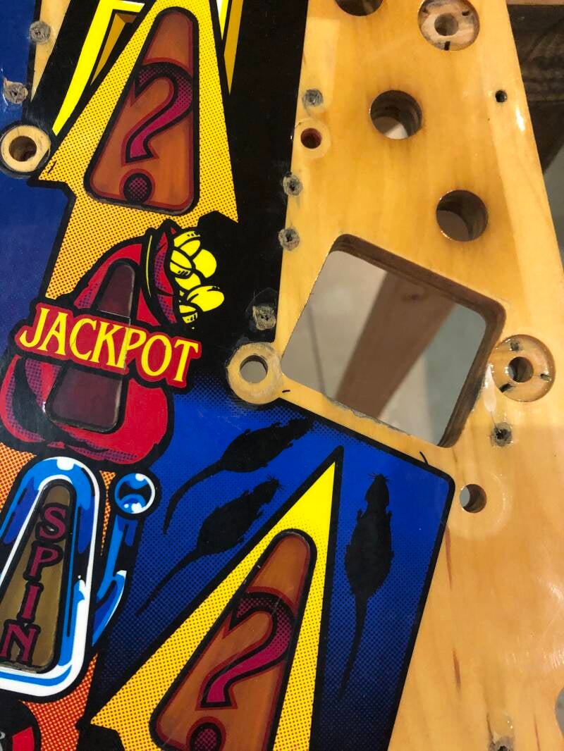 Bally Who Dunnit Playfield Restoration pinball flipperveld restauratie herstel lakschade airbrush