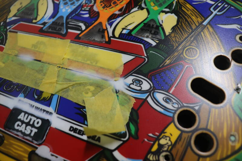 Williams Fish Tales playfield speelveld schade herstel restoration flipperspeelveld restauratie art airbrush airbrushing flipperkast reparatie