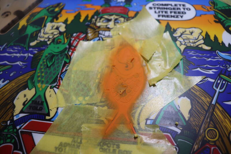 Williams Fish Tales playfield speelveld schade herstel restoration flipperspeelveld restauratie art airbrush airbrushing flipperkast reparatie