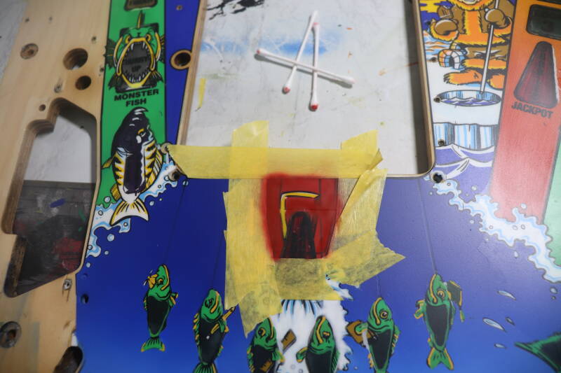 Williams Fish Tales playfield speelveld schade herstel restoration flipperspeelveld restauratie art airbrush airbrushing flipperkast reparatie